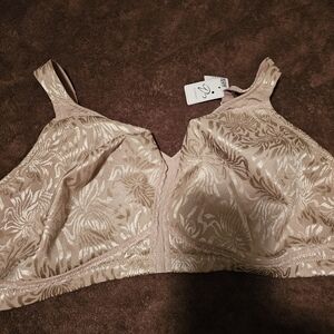 Elegant Floral Lace Bra in Cream size 46/G